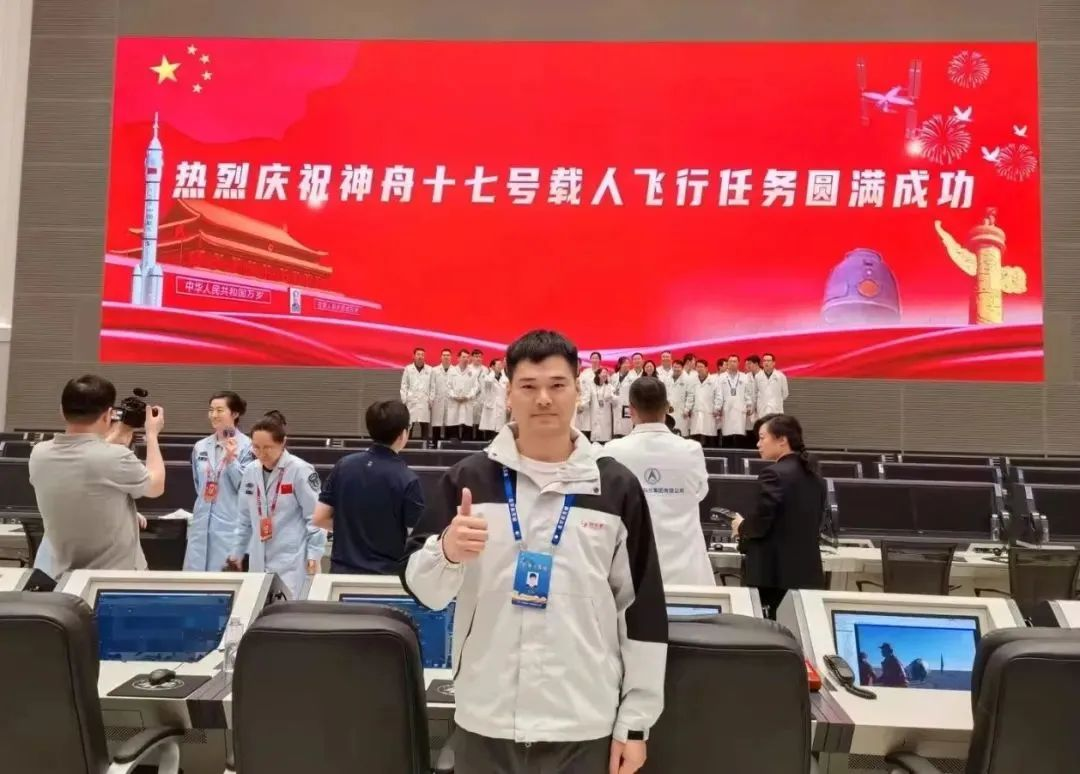 神舟十九号发射圆满成功，中国航天又见大红屏！