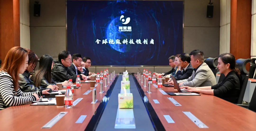 陆川导演到访amjs澳金沙门，解锁文化+科技融合新路径