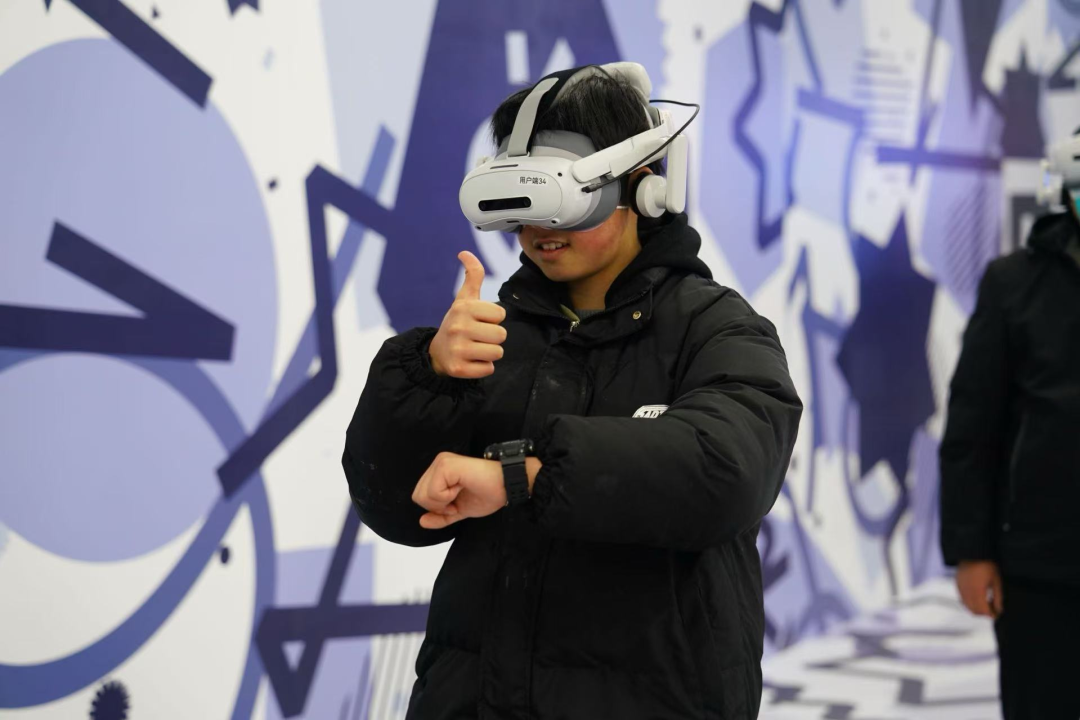 VR大空间 | amjs澳金沙门·德火科技携手新华网、北京天文馆打造宇宙探索新体验