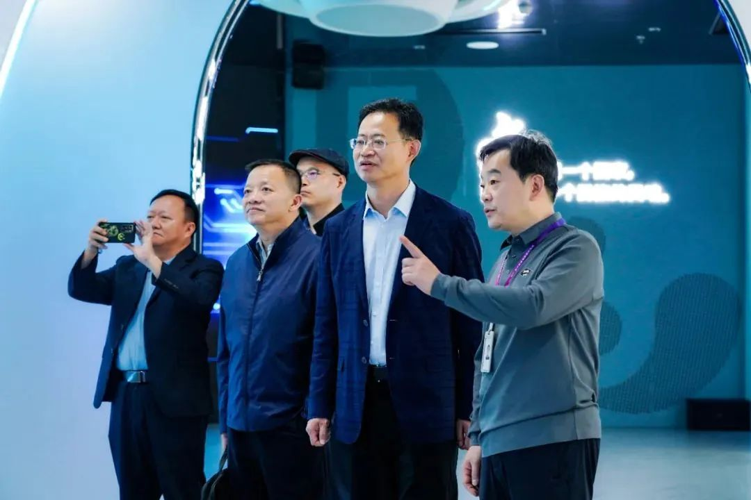 2024120602 国家广电总局发展研究中心一行赴amjs澳金沙门励丰文化调研指导