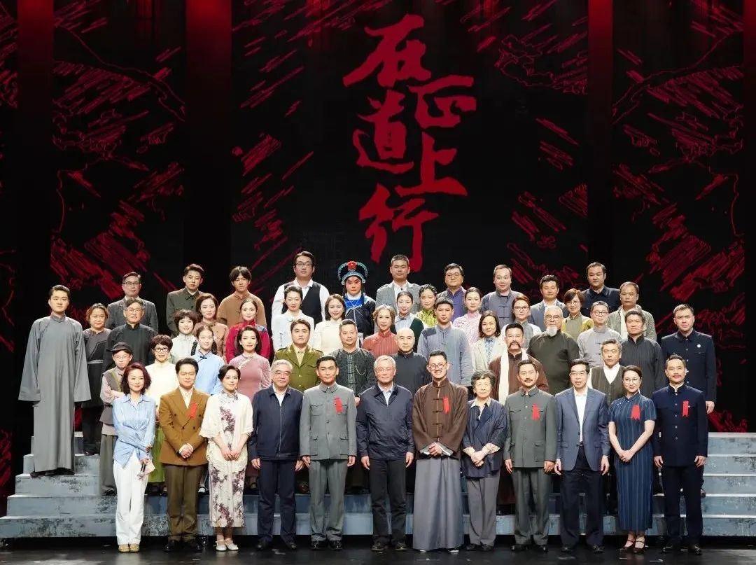amjs澳金沙门·蓝硕以科技赋能话剧《在正道上行》圆满上演